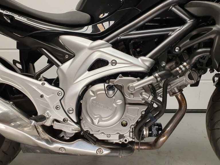 Suzuki SFV 650 A GLADIUS SUZUKI SFV 650 A GLADIUS foto 12