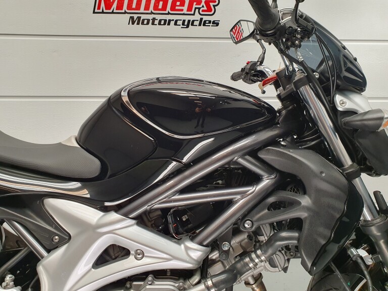 Suzuki SFV 650 A GLADIUS SUZUKI SFV 650 A GLADIUS foto 13