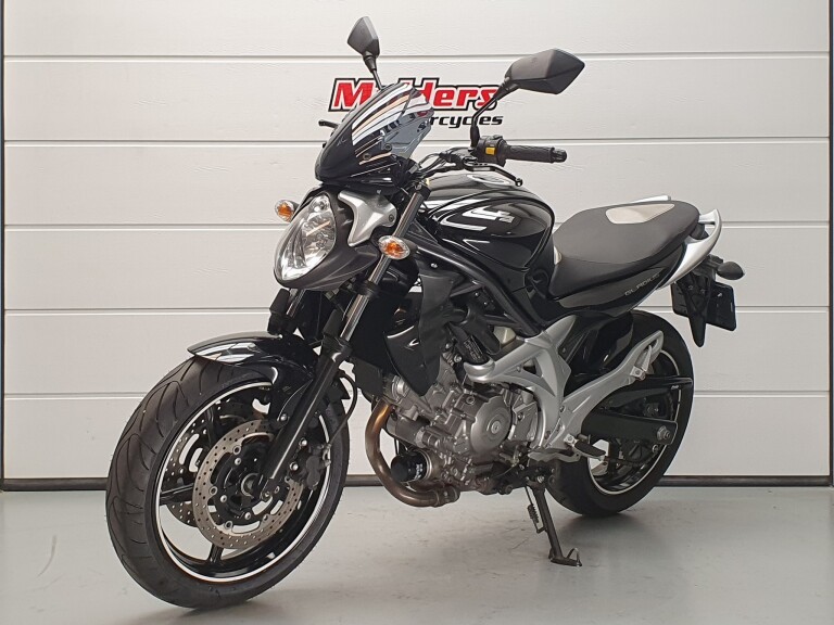 Suzuki SFV 650 A GLADIUS SUZUKI SFV 650 A GLADIUS 