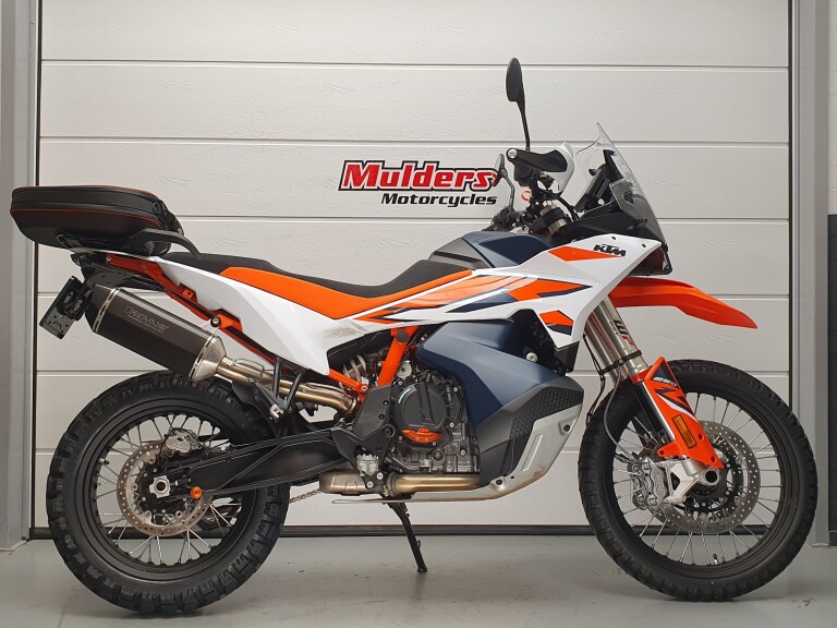 KTM 890 ADVENTURE R KTM 890 ADVENTURE R 