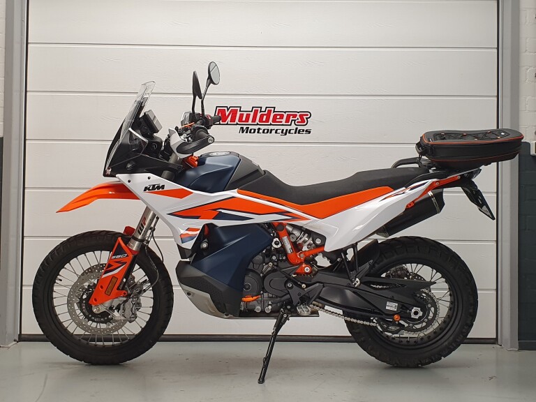 KTM 890 ADVENTURE R KTM 890 ADVENTURE R foto 2