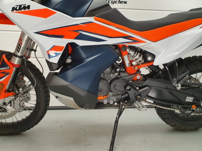 KTM 890 ADVENTURE R KTM 890 ADVENTURE R foto 7