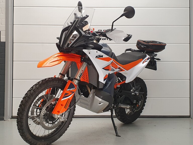 KTM 890 ADVENTURE R KTM 890 ADVENTURE R 