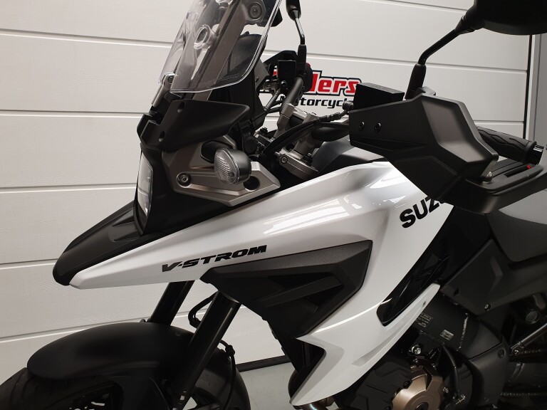 Suzuki DL 1050 V-STROM SUZUKI V-STROM 1050 foto 11