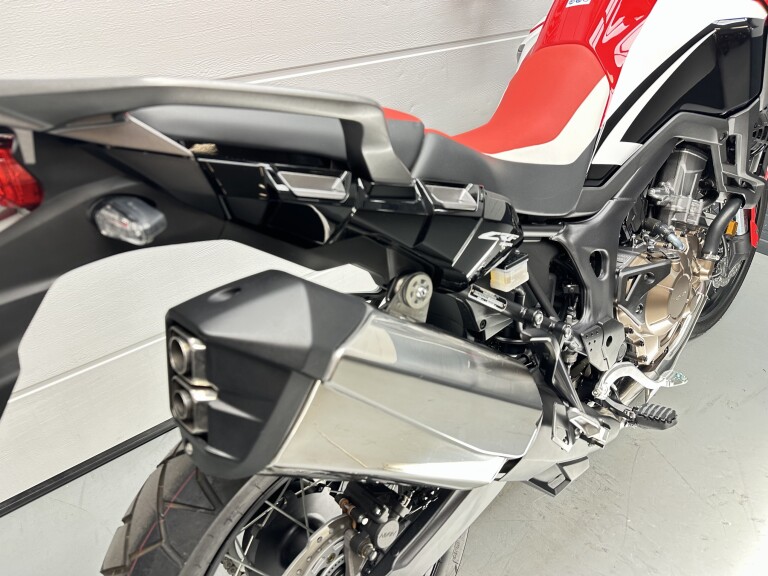 Honda CRF 1000 LA AFRICA TWIN UNIEK! 11KM NIEUWE AFRICA TWIN! foto 7