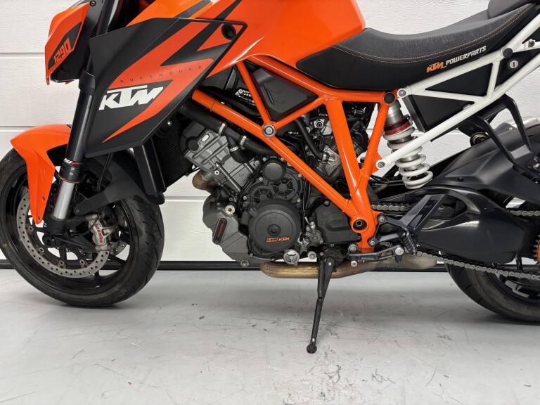 KTM 1290 SUPER DUKE R foto 3