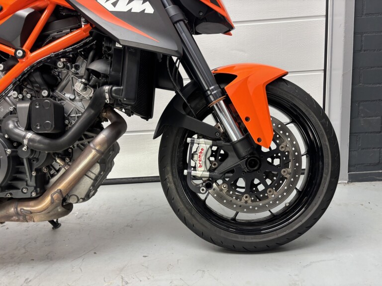 KTM 1290 SUPER DUKE R foto 8