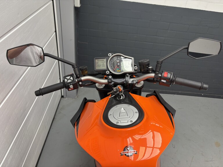 KTM 1290 SUPER DUKE R foto 14