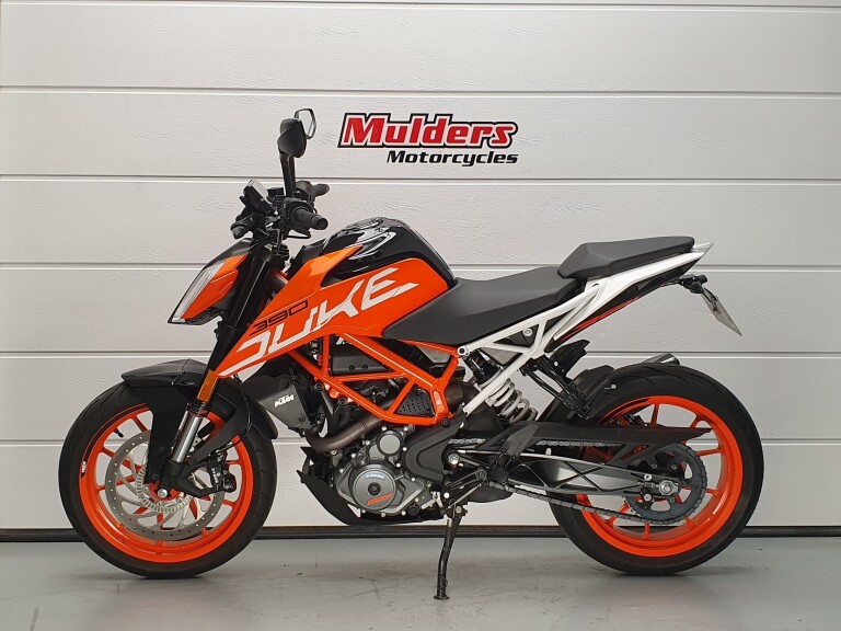 KTM 390 DUKE ABS KTM 390 DUKE ABS foto 2