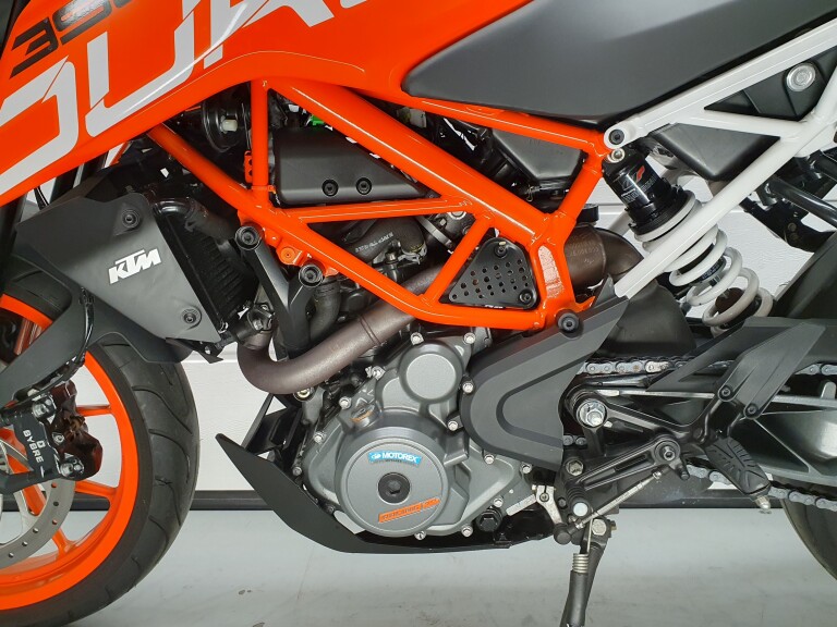 KTM 390 DUKE ABS KTM 390 DUKE ABS foto 11