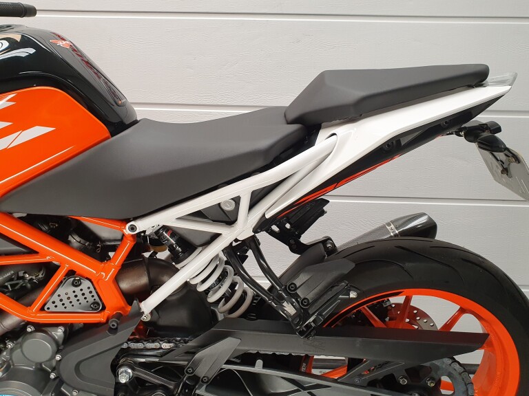 KTM 390 DUKE ABS KTM 390 DUKE ABS foto 12