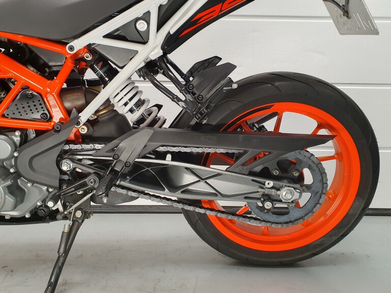 KTM 390 DUKE ABS KTM 390 DUKE ABS foto 13