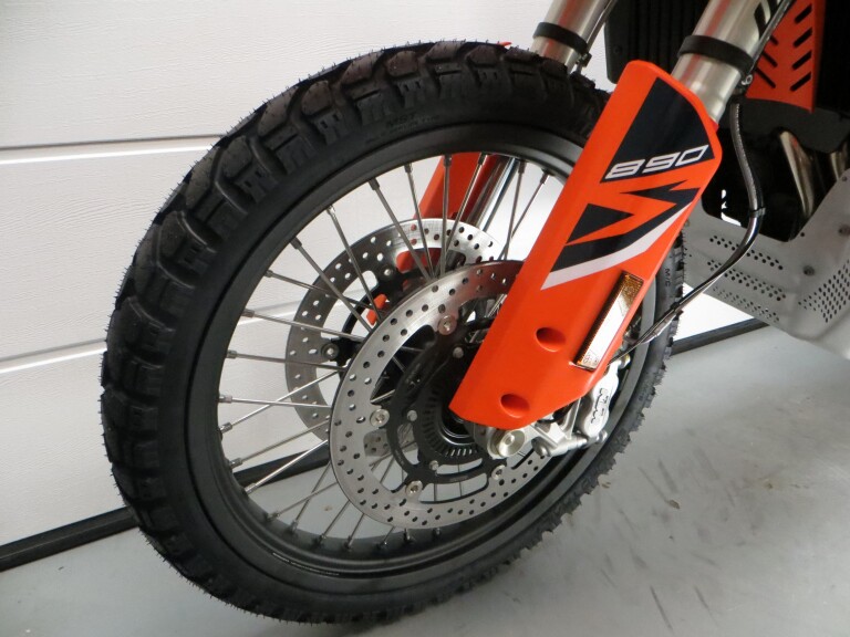 KTM 890 ADVENTURE R KTM 890 ADVENTURE R foto 3