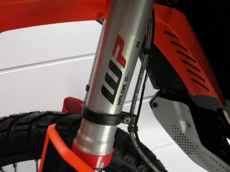 KTM 890 ADVENTURE R KTM 890 ADVENTURE R foto 4