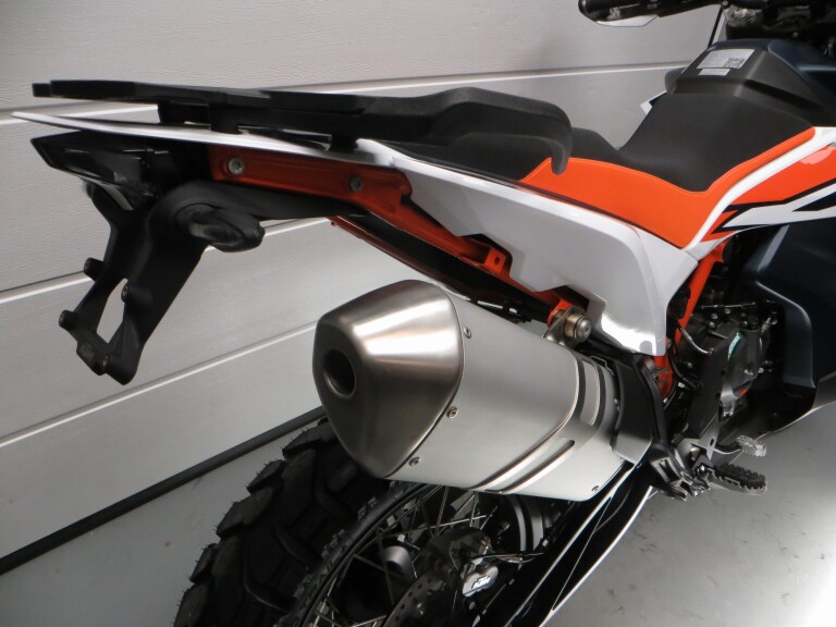 KTM 890 ADVENTURE R KTM 890 ADVENTURE R foto 9