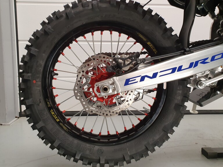 Honda CRF 300 RX ENDURO SPECIAL foto 11