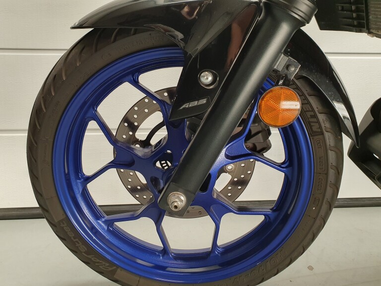 Yamaha MT 03 ABS YAMAHA MT 03 ABS foto 3