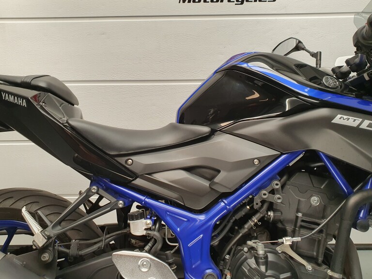 Yamaha MT 03 ABS YAMAHA MT 03 ABS foto 9