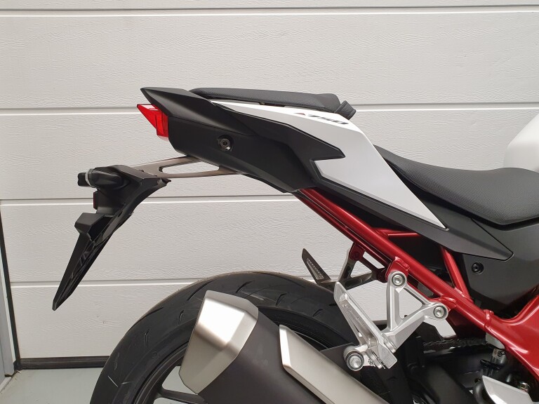 Honda CB 750 HORNET ABS HONDA CB 750 HORNET foto 4