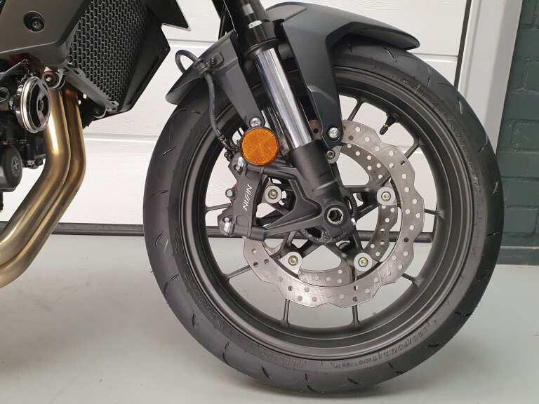 Honda CB 750 HORNET ABS HONDA CB 750 HORNET foto 8