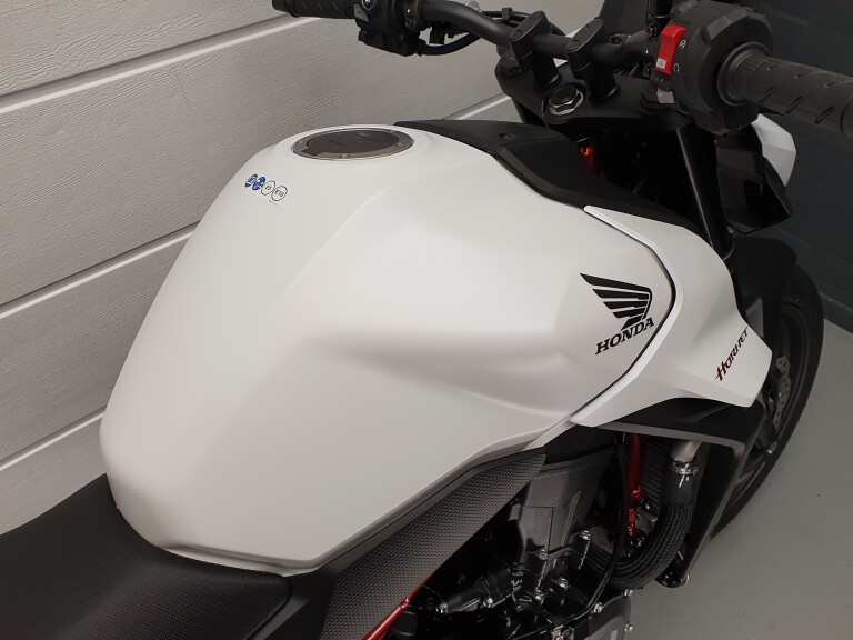 Honda CB 750 HORNET ABS HONDA CB 750 HORNET foto 13