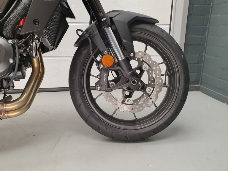 Honda CB 750 HORNET ABS HONDA CB 750 HORNET foto 18