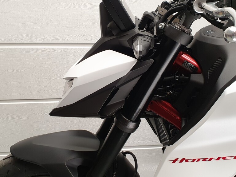 Honda CB 750 HORNET ABS HONDA CB 750 HORNET foto 21