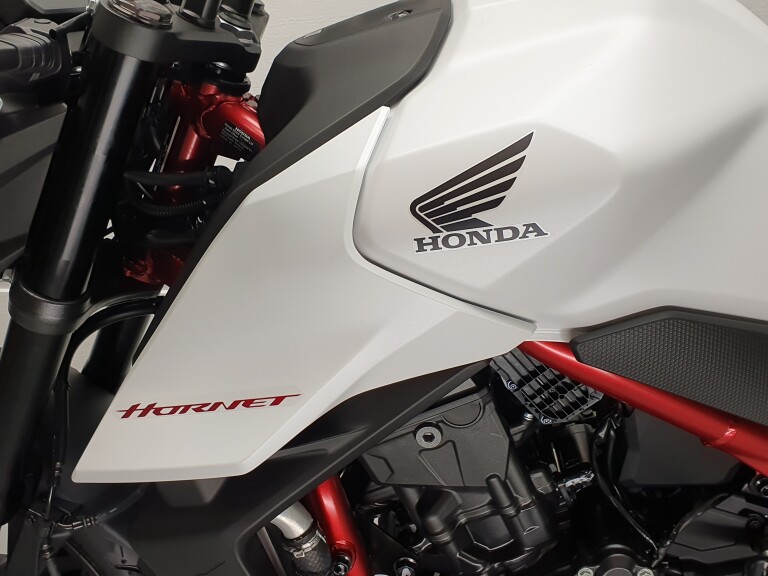 Honda CB 750 HORNET ABS HONDA CB 750 HORNET foto 22