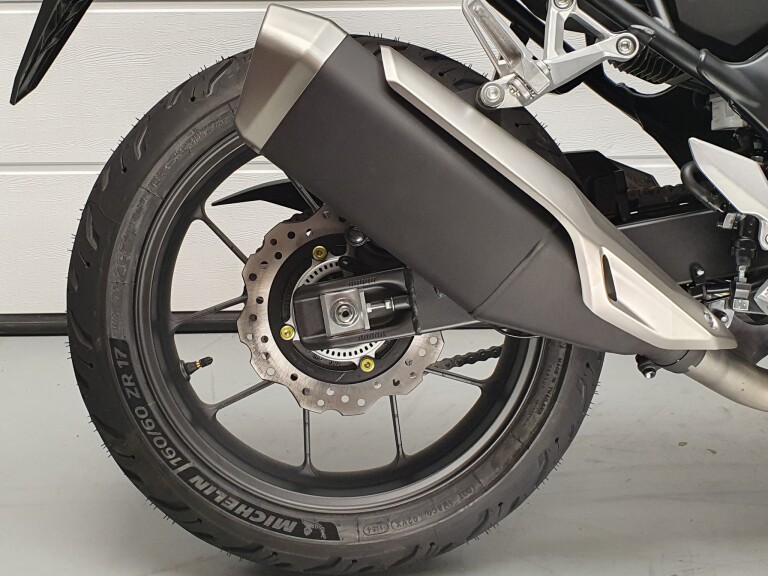 Honda CB 750 HORNET ABS HONDA CB 750 HORNET foto 9