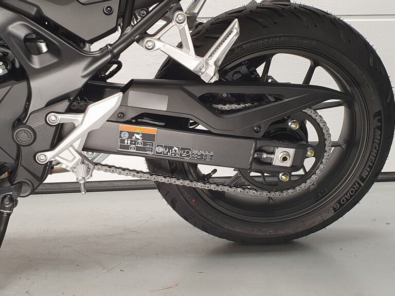 Honda CB 750 HORNET ABS HONDA CB 750 HORNET foto 10