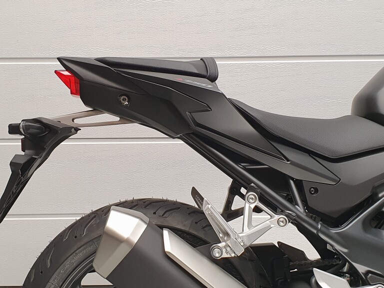 Honda CB 750 HORNET ABS HONDA CB 750 HORNET foto 11
