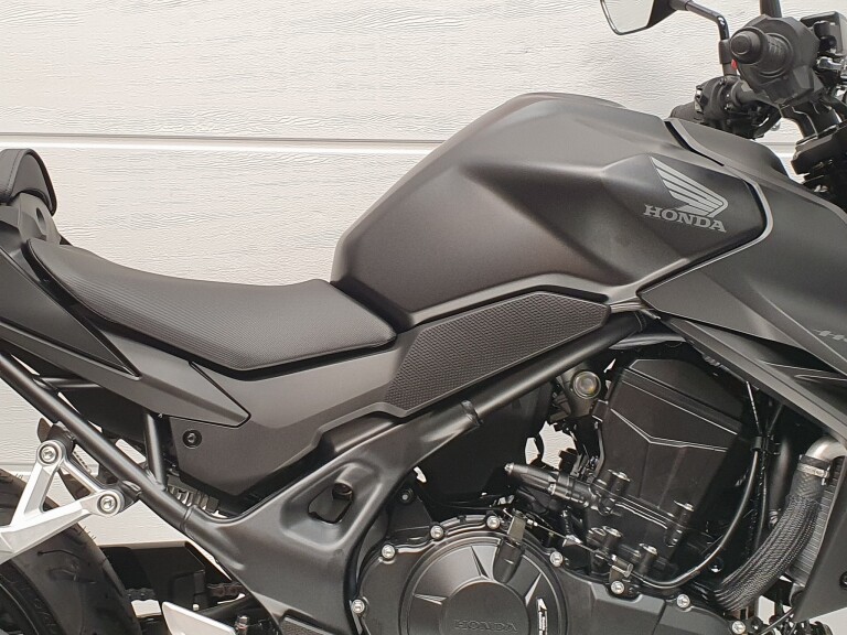 Honda CB 750 HORNET ABS HONDA CB 750 HORNET foto 12