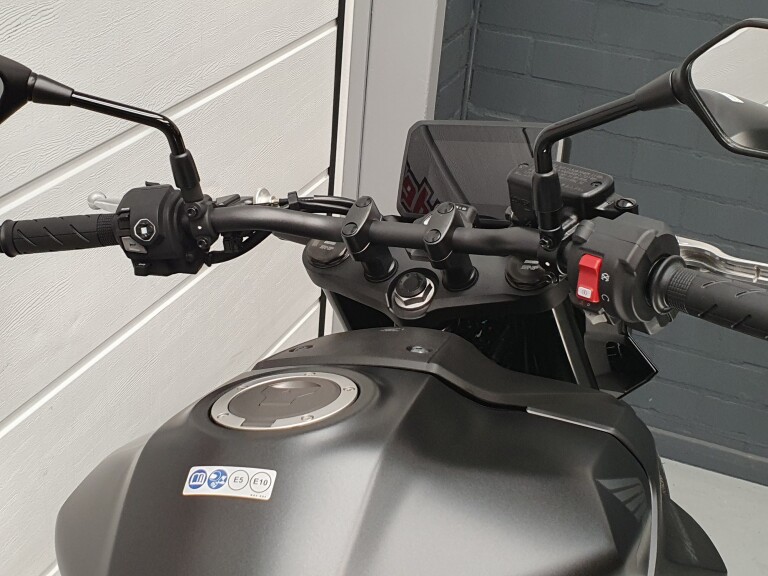 Honda CB 750 HORNET ABS HONDA CB 750 HORNET foto 16