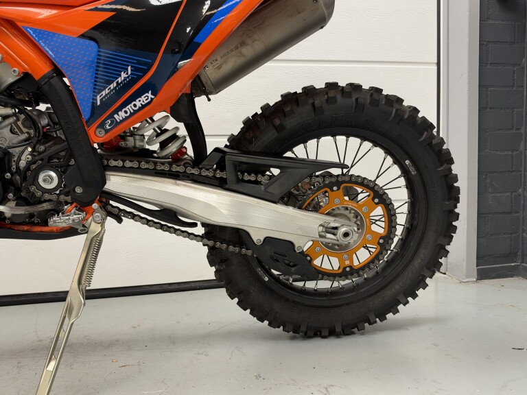 KTM 450 EXC SIX-DAYS foto 15