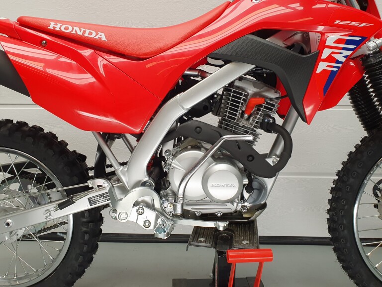 Honda CRF 125 FBS 19\/16 HONDA CRF 125F foto 10