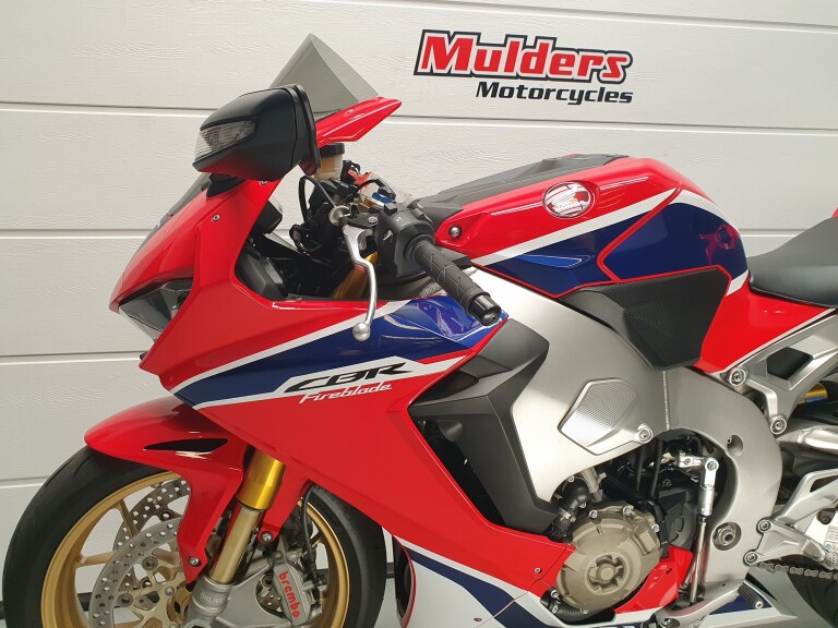 Honda CBR 1000 RR SP1 HONDA CBR 1000 RR SP1 foto 4