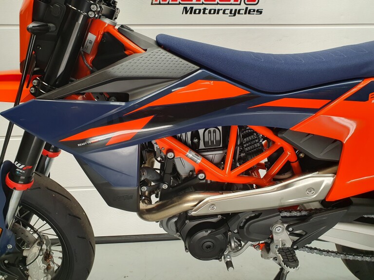 KTM 690 SMC-R KTM 690 SMC-R foto 5