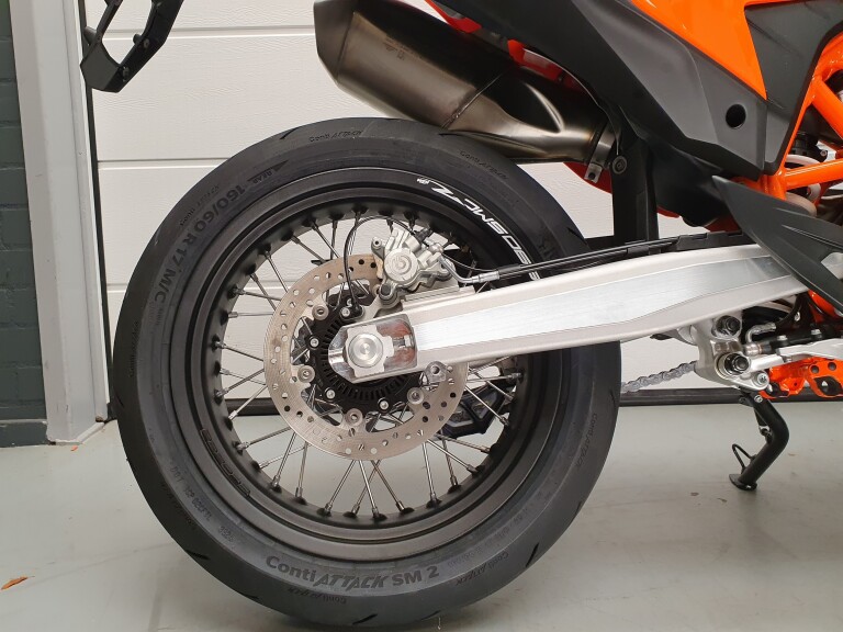 KTM 690 SMC-R KTM 690 SMC-R foto 8