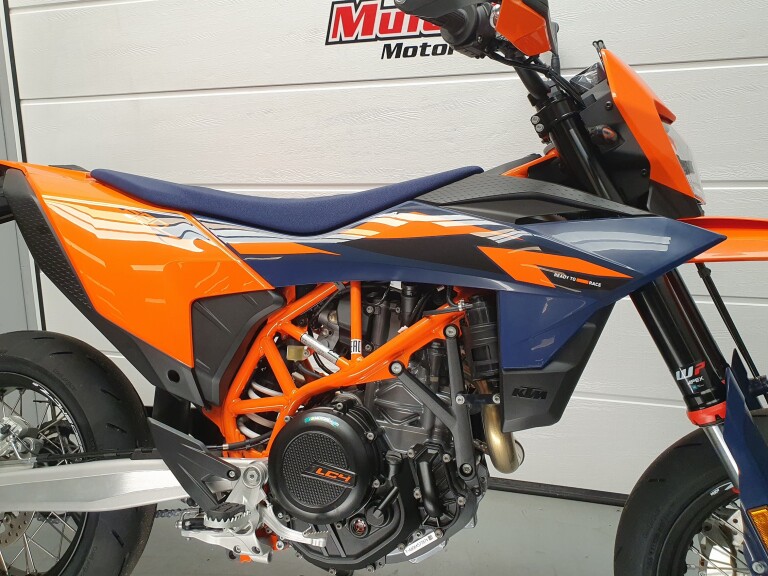 KTM 690 SMC-R KTM 690 SMC-R foto 10