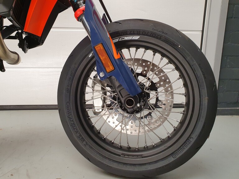 KTM 690 SMC-R KTM 690 SMC-R foto 11