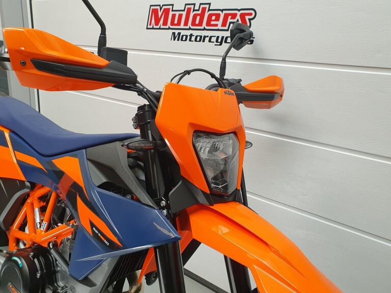 KTM 690 SMC-R KTM 690 SMC-R foto 13