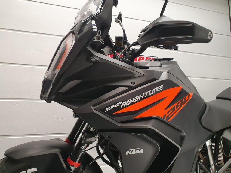 KTM 1290 SUPER ADVENTURE S KTM 1290 SUPER ADVENTURE S foto 3