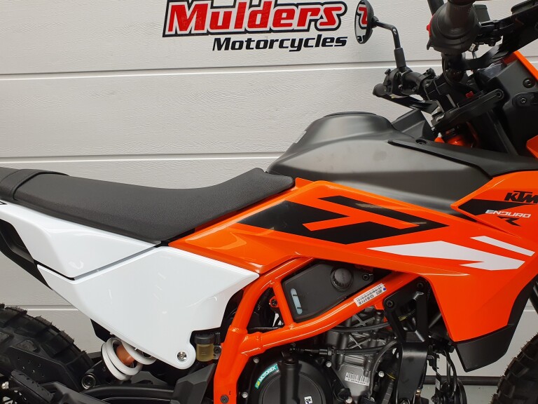 KTM 390 ENDURO R KTM 390 ENDURO R foto 11