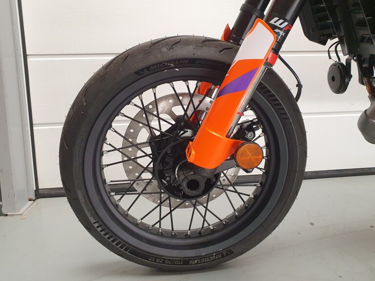 KTM 390 SMC R KTM 390 SMC-R foto 3