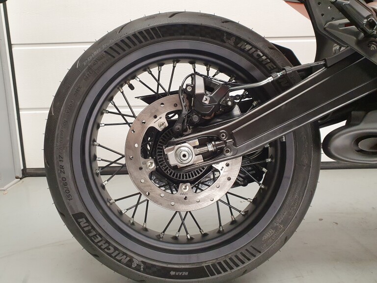 KTM 390 SMC R KTM 390 SMC-R foto 8