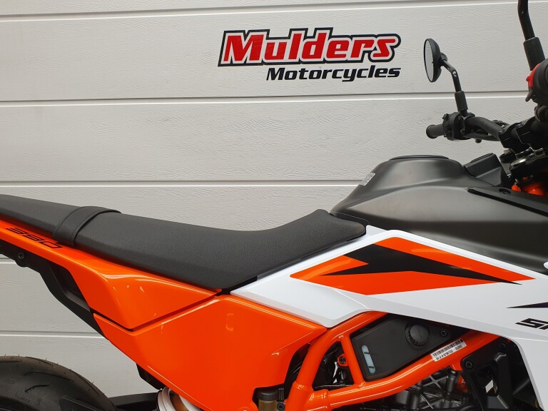 KTM 390 SMC R KTM 390 SMC-R foto 11