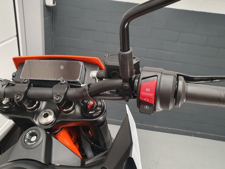 KTM 390 SMC R KTM 390 SMC-R foto 15