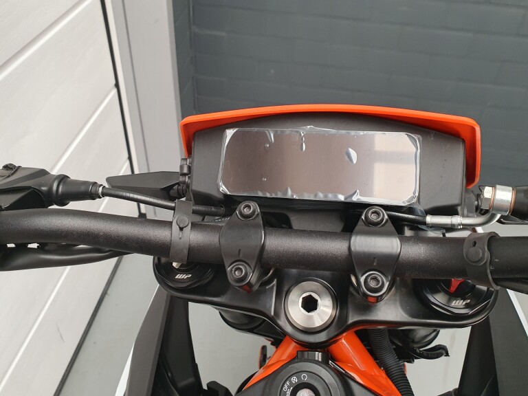 KTM 390 SMC R KTM 390 SMC-R foto 16