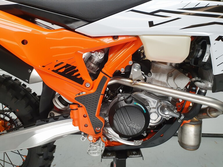 KTM 300 EXC TBI HARDENDURO KTM 300 EXC TBI HARDENDURO foto 11