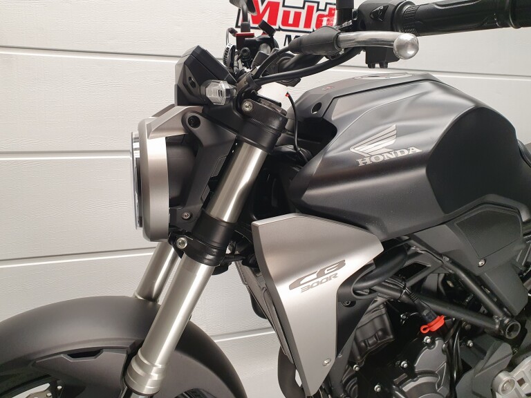 Honda CB 300 RA foto 4